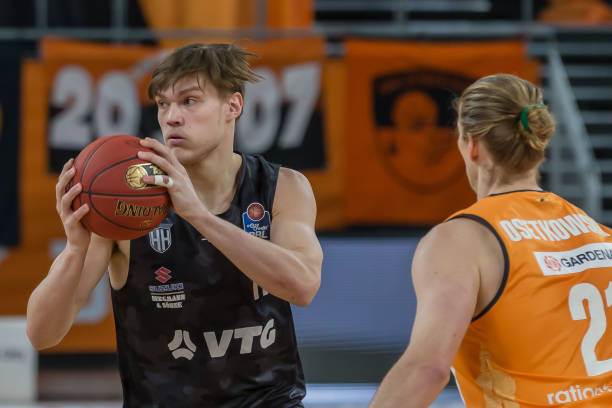 更体现在他 更体现在他