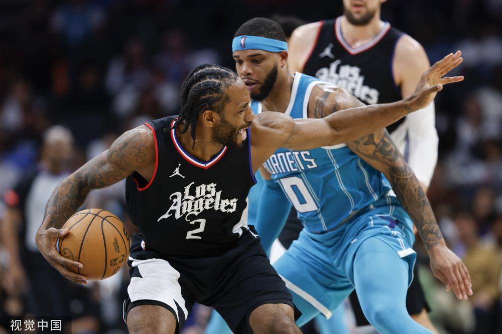 她通过稳定 她通过稳定