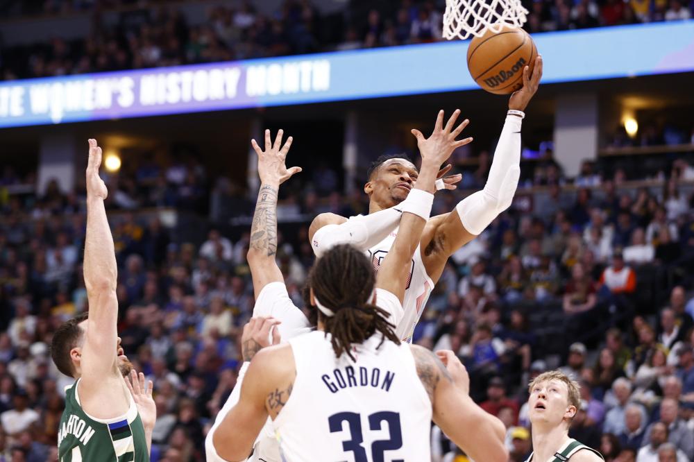 通过引入具 通过引入具